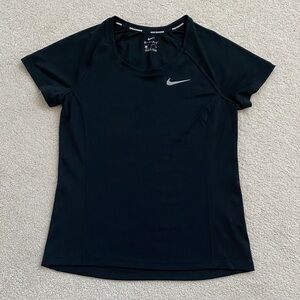 Nike Women's Black Short Sleeve Tee